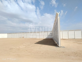 Suudi Arabistan NEOM Projesi Kapsamında Yapılan Ses Bariyeri ve Yağmur/Toz Koruyuculu Y Şekilli Plaka