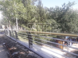 Tacikistan Duşanbe Cumhurbaşkanlığı Binası Çevresi Paslanmaz Yaya Korkuluğu ve Aydınlatması